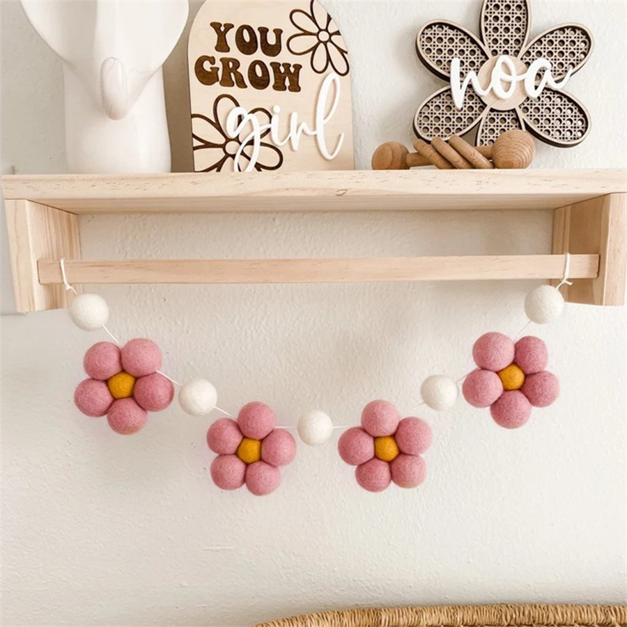 Baby Nursery Fabric - Ręcznie Robiona Filcowa Girlanda z Stokrotkami