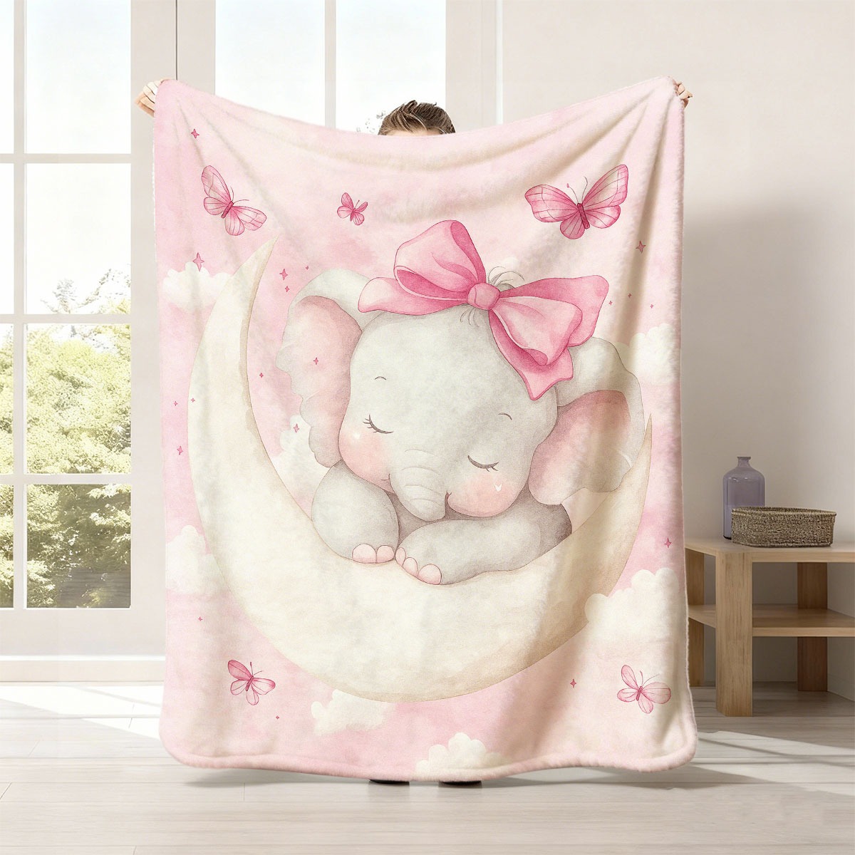 Baby Nursery In Hospital - Pluszowy kocyk w kształcie słonia z